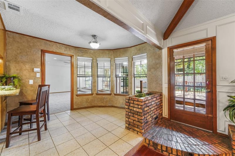 2323 Brookside Drive, Arlington TX 76012 - Photo 9