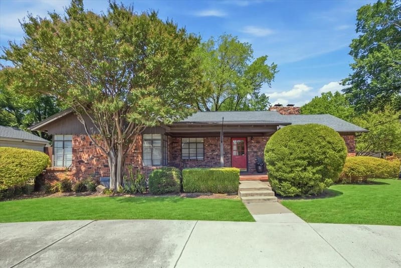 3808 Trail Lake Drive, Fort Worth TX 76109
