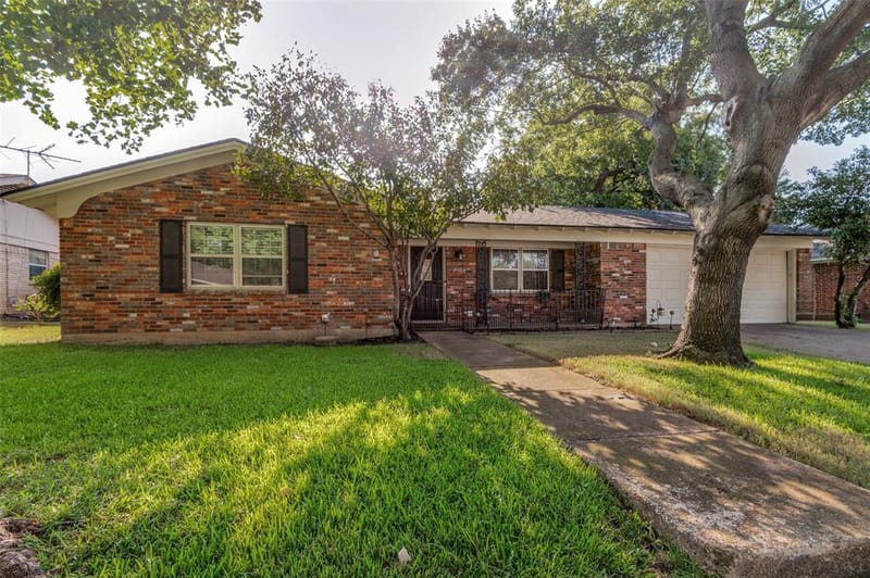2304 Shady Brook Drive, Bedford TX 76021