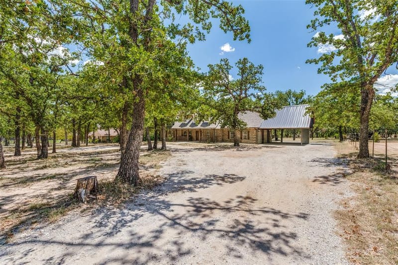 2865 J E Woody Road, Springtown TX 76082 - Photo 24