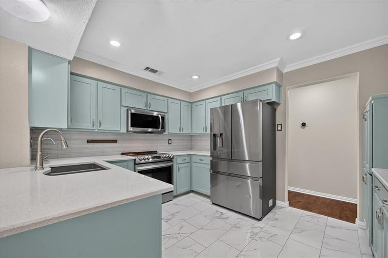 1905 Country Club Drive, Plano TX 75074 - Photo 17