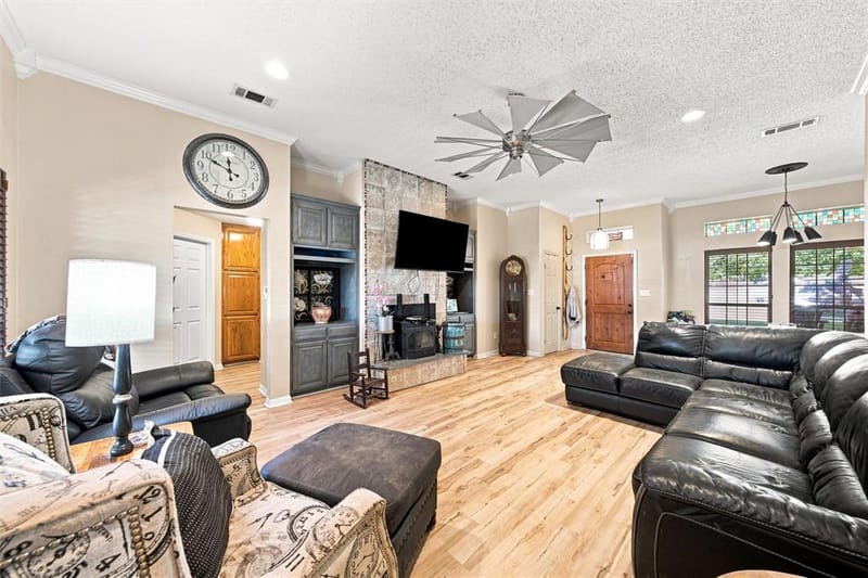 601 Sapphire Boulevard, Hewitt TX 76643 - Photo 8
