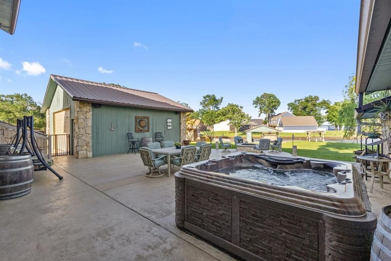 1035 Holiday Circle, Seven Points TX 75143 - Photo 14