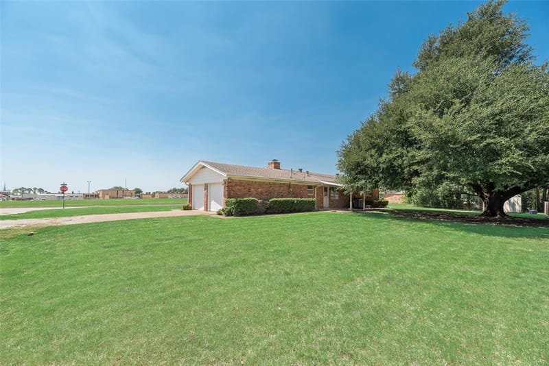 520 Pecan Street, Crowley TX 76036 - Photo 7