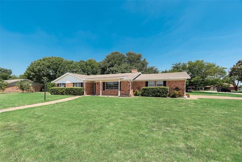 520 Pecan Street, Crowley TX 76036 - Photo 9