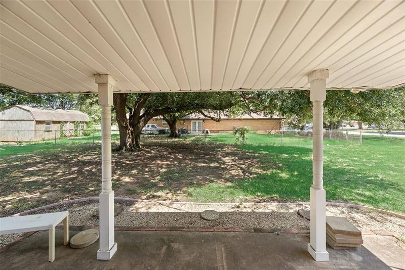 520 Pecan Street, Crowley TX 76036 - Photo 39