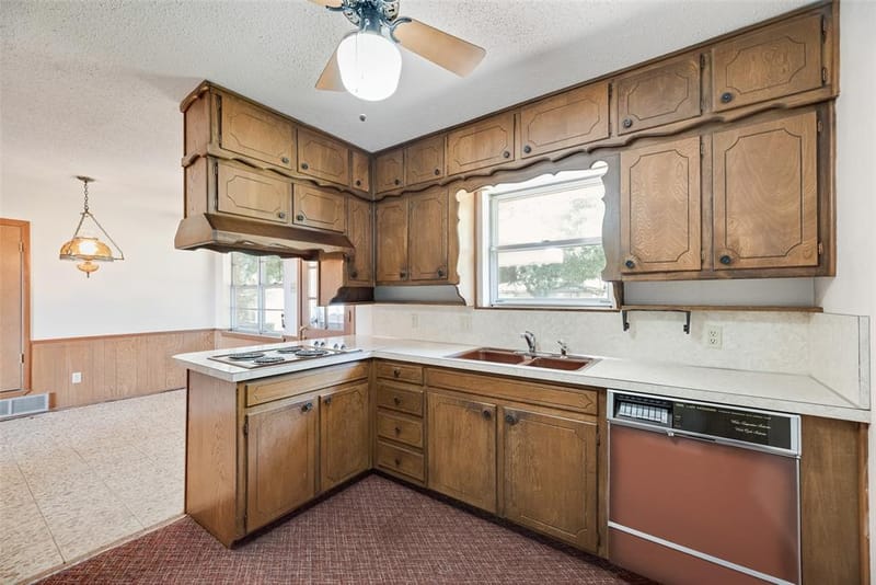 520 Pecan Street, Crowley TX 76036 - Photo 29