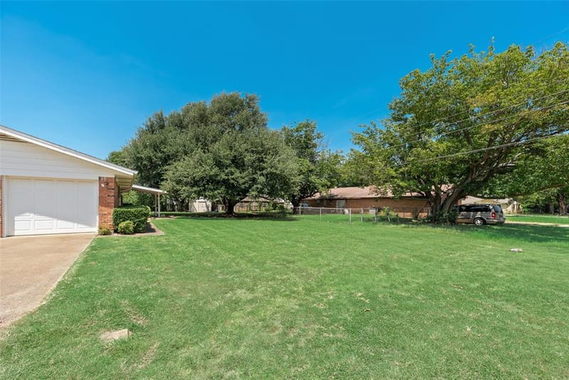 520 Pecan Street, Crowley TX 76036 - Photo 8
