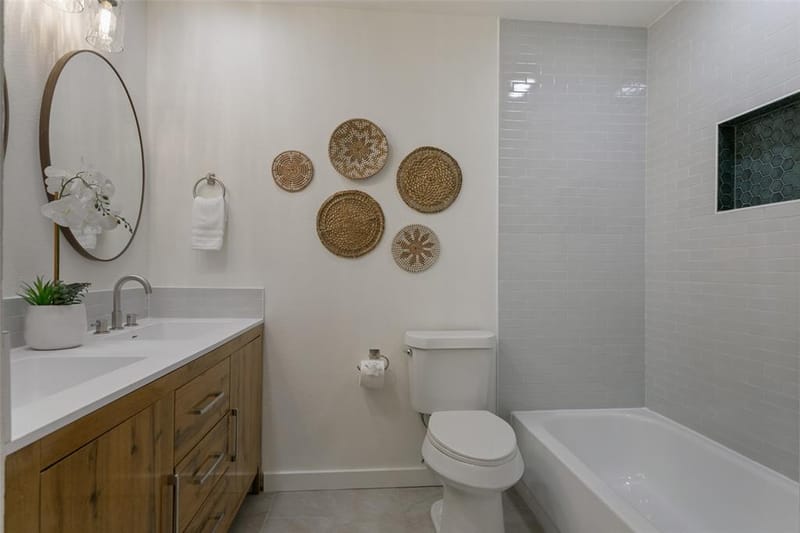 8031 Moss Meadows Drive, Dallas TX 75231 - Photo 17