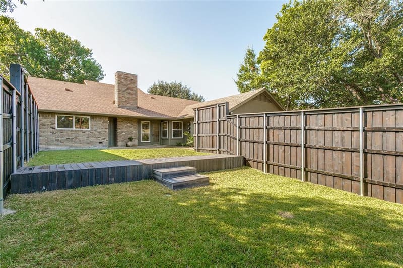 8031 Moss Meadows Drive, Dallas TX 75231 - Photo 24
