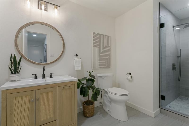 8031 Moss Meadows Drive, Dallas TX 75231 - Photo 15