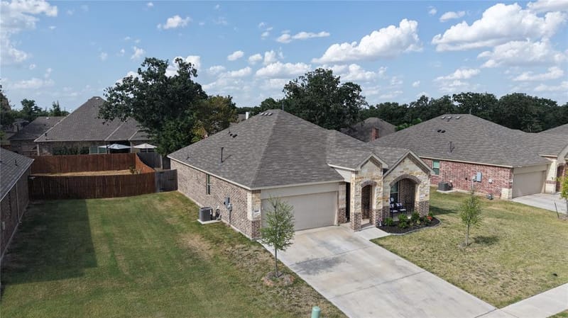 1221 Pistachio Drive, Azle TX 76020