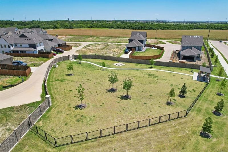 1437 Waterford Drive, Celina TX 75009 - Photo 5