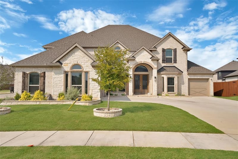 2208 Birdwatch Lane, Mansfield TX 76084