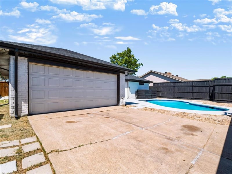 2216 Stonebrook Drive, Carrollton TX 75007 - Photo 36