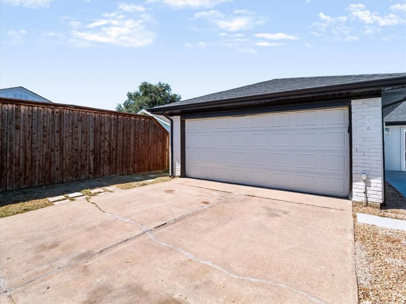 2216 Stonebrook Drive, Carrollton TX 75007 - Photo 35