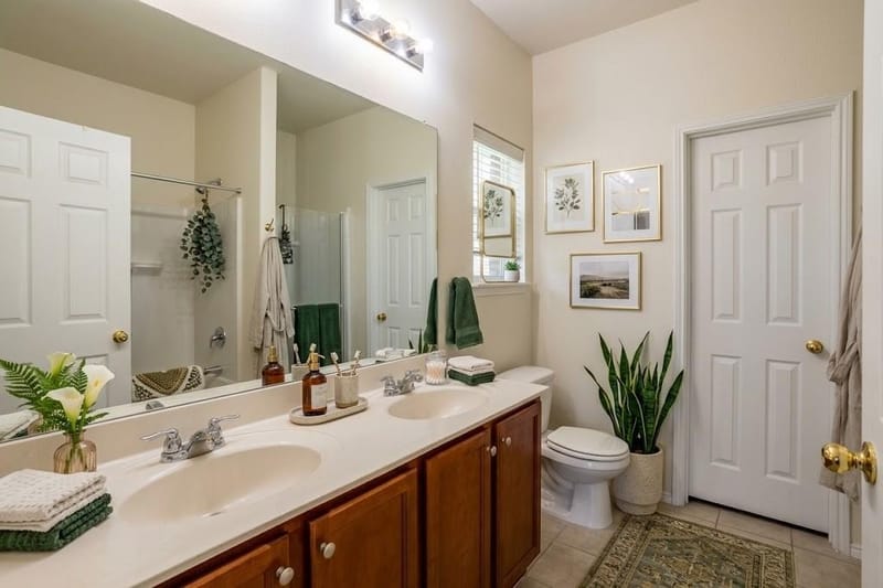 807 Bastrop Drive, Arlington TX 76002 - Photo 4