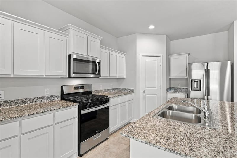 5912 Piedrosa Court, Denton TX 76226 - Photo 4