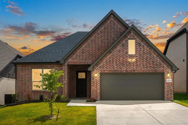 1223 Stagecoach Trail, Justin TX 76247