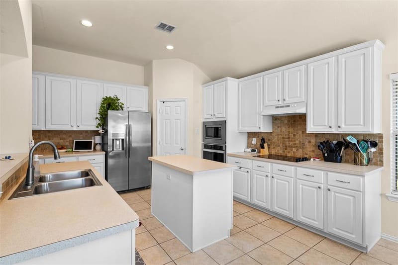 7521 Summer Meadows Drive, Fort Worth TX 76123 - Photo 6