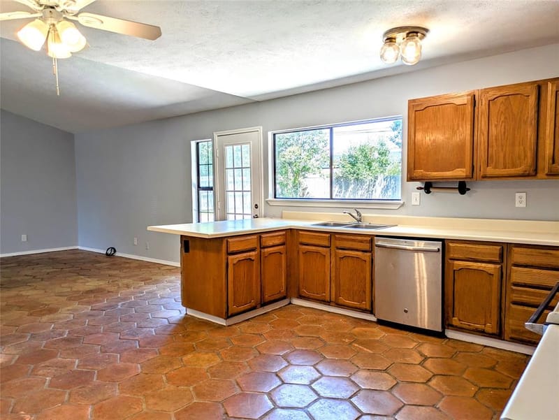 2301 Villanova Street, Arlington TX 76018 - Photo 12