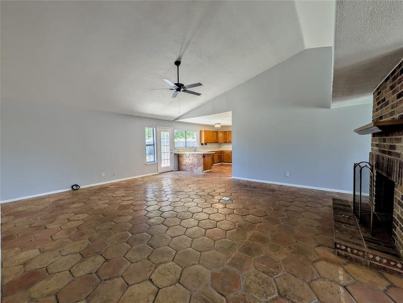 2301 Villanova Street, Arlington TX 76018 - Photo 8