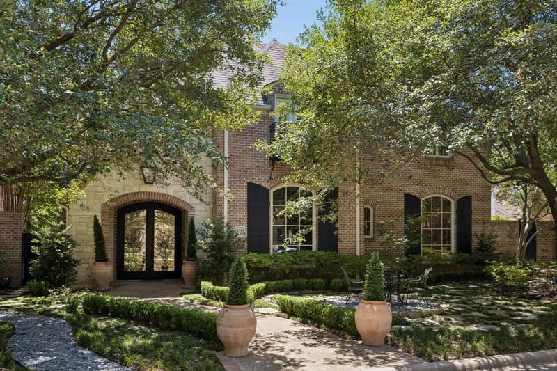 6914 Oak Manor Drive, Dallas TX 75230