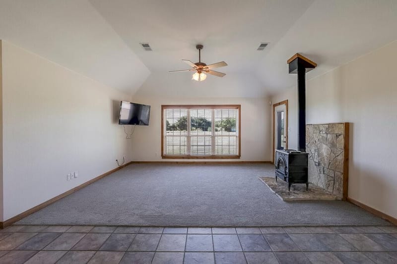 4024 J Rendon Road, Burleson TX 76028 - Photo 2