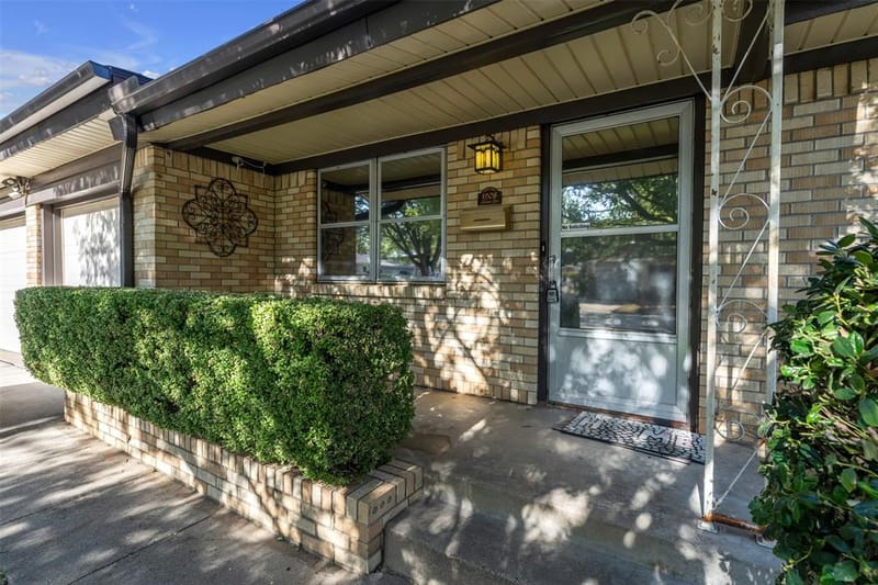 1208 Harrison Lane, Hurst TX 76053