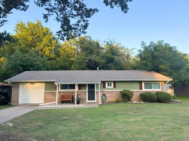 1109 Benbrook Terrace, Benbrook TX 76126