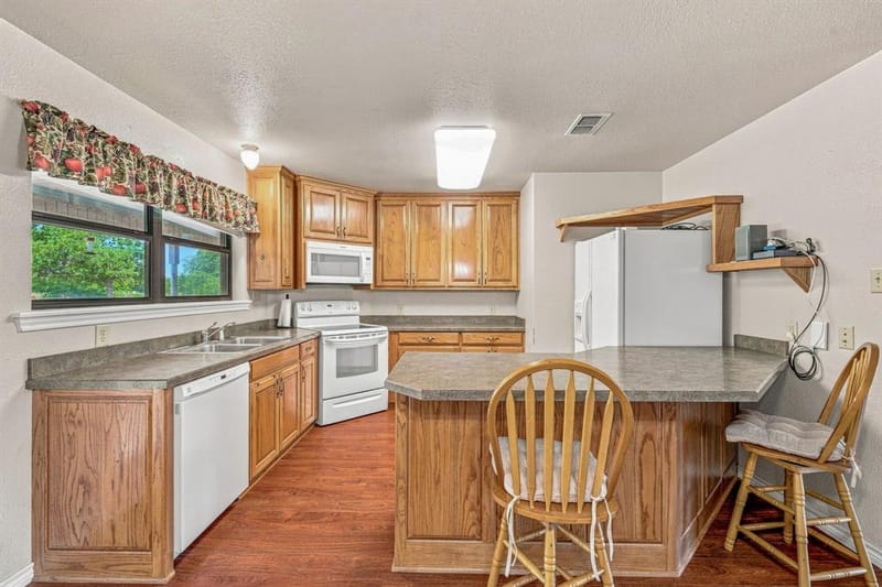 544 W Fm 1188, Stephenville TX 76401 - Photo 14