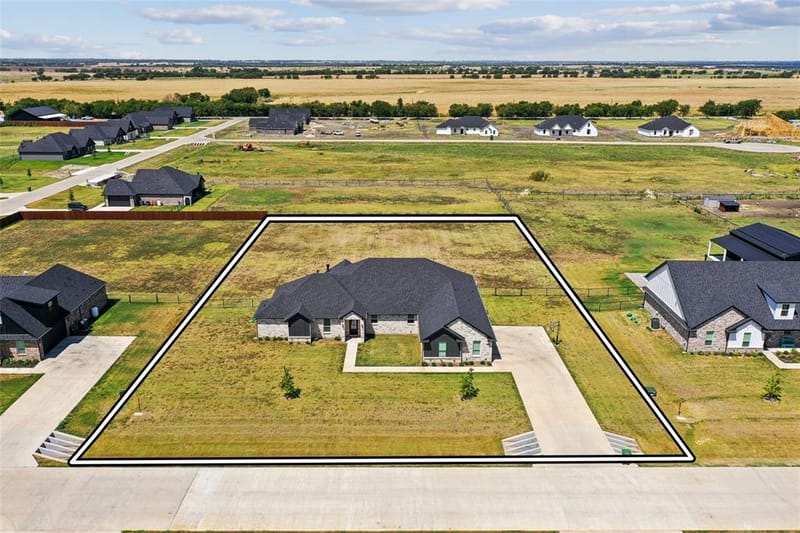 8608 Kassandra Drive, Sanger TX 76266 - Photo 2