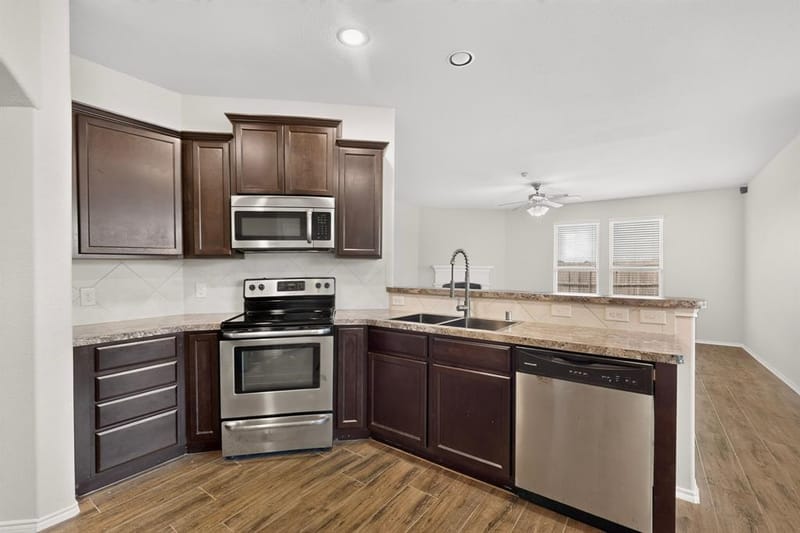 410 Dartmouth Drive, Van Alstyne TX 75496 - Photo 5