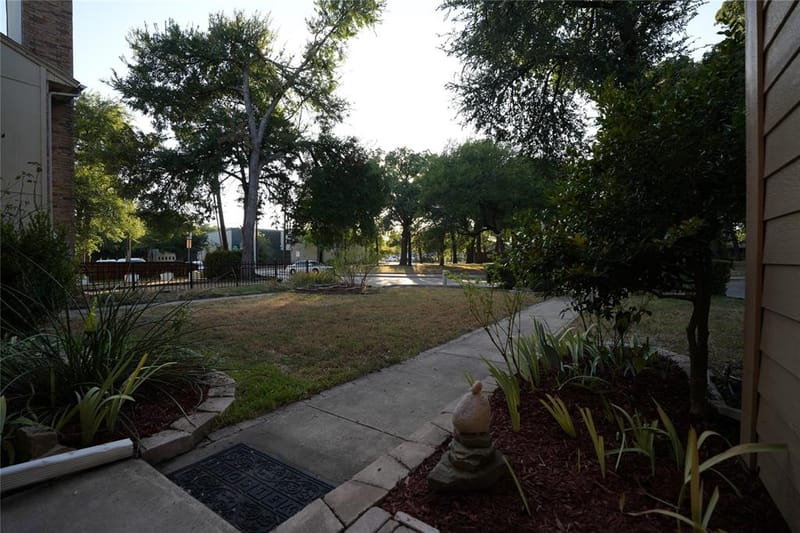 2276 Colony Court, Dallas TX 75235 - Photo 29