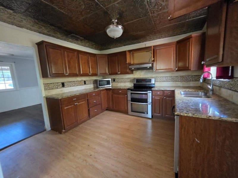 2802 Rockwood Drive, Granbury TX 76048 - Photo 7