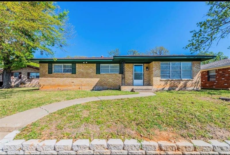 903 Seymore Circle, Denison TX 75020