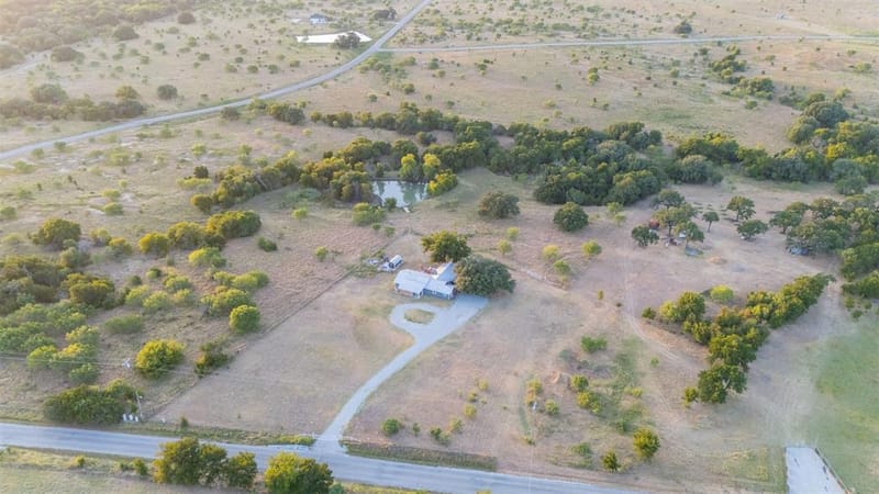 4080 Pleasant Valley Road, Mineral Wells TX 76067 - Photo 34