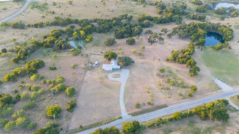 4080 Pleasant Valley Road, Mineral Wells TX 76067 - Photo 33