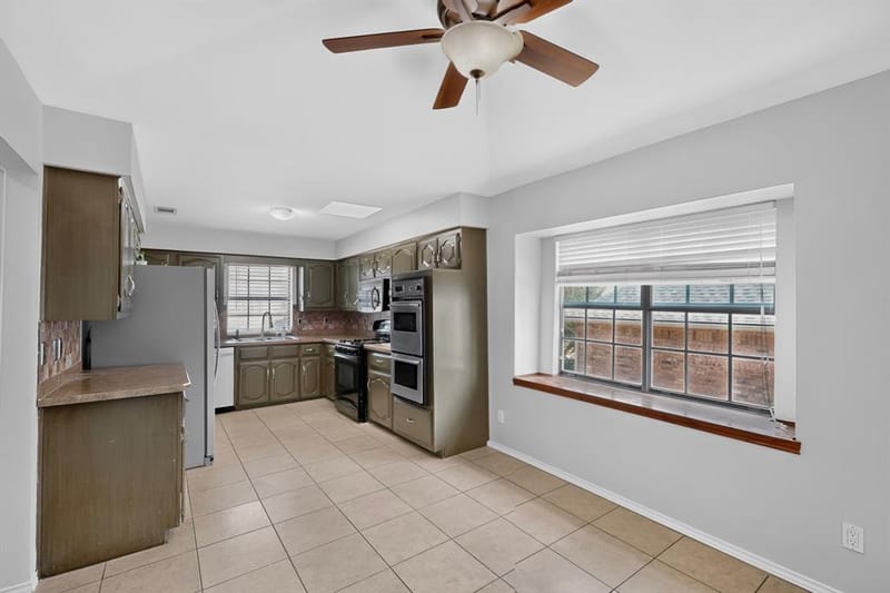 2413 Club Meadow Drive, Garland TX 75041 - Photo 7