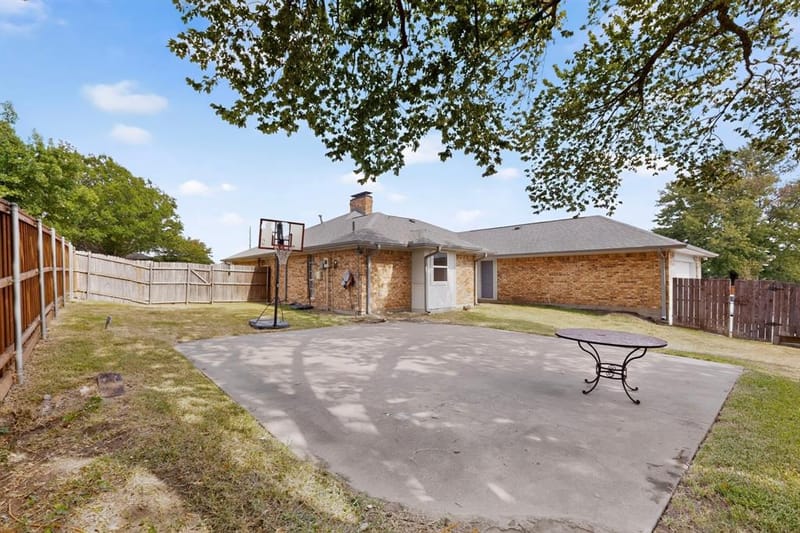 2413 Club Meadow Drive, Garland TX 75041 - Photo 36