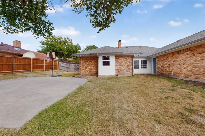 2413 Club Meadow Drive, Garland TX 75041 - Photo 35