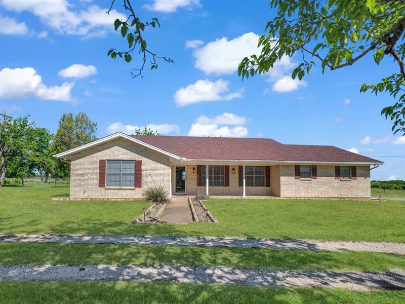 5108 Woodard Avenue, Cleburne TX 76033