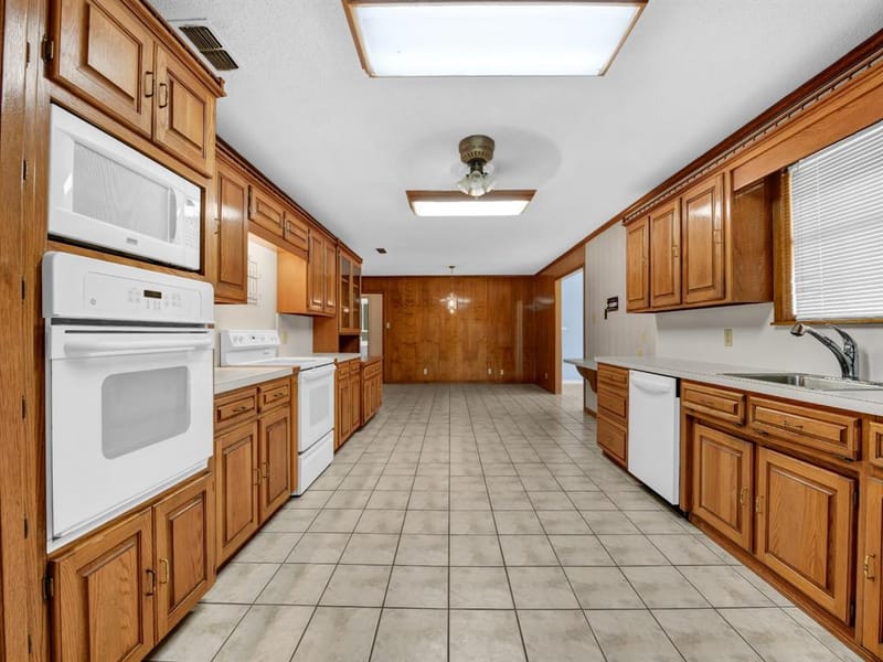 5108 Woodard Avenue, Cleburne TX 76033 - Photo 11