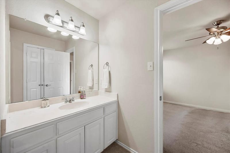 1025 Oak Hollow Lane, Combine TX 75159 - Photo 19