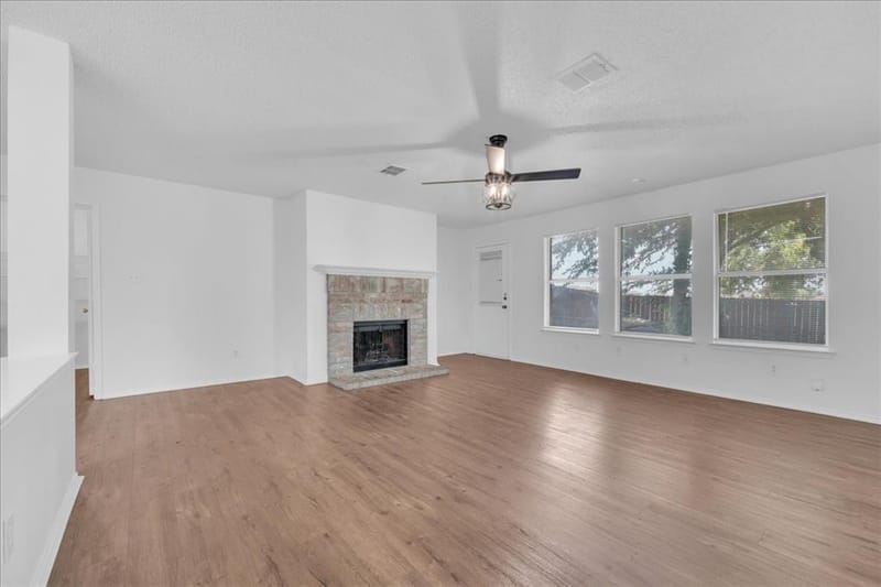 2460 Mallory Lane, Lancaster TX 75134 - Photo 7