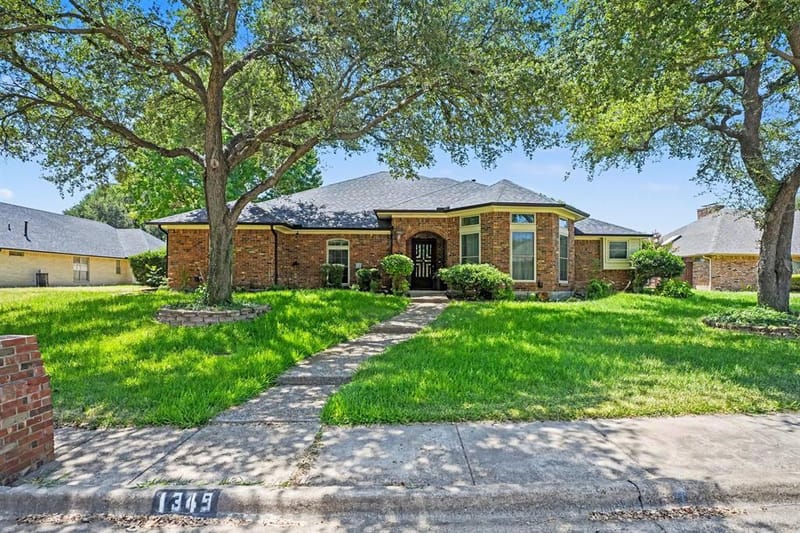1349 Mantlebrook Drive, DeSoto TX 75115