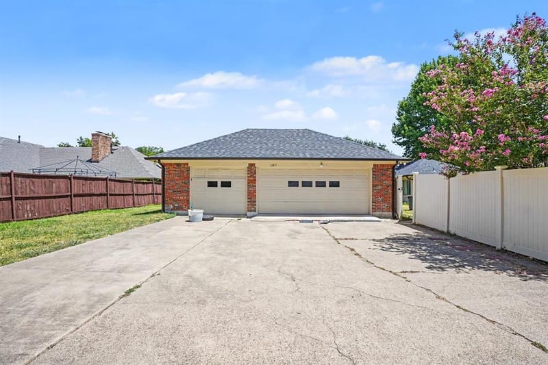 1349 Mantlebrook Drive, DeSoto TX 75115 - Photo 31