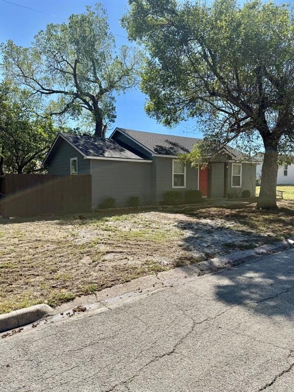 505 Cummins Street, Bowie TX 76230 - Photo 2