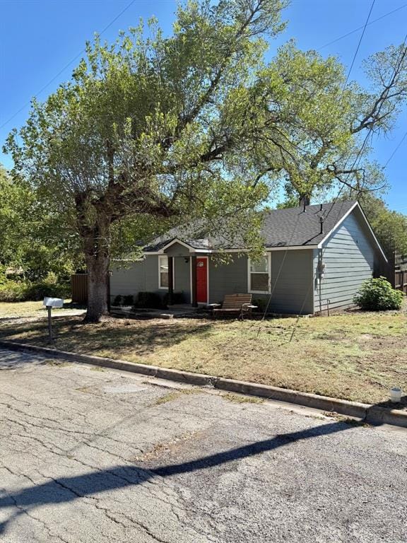 505 Cummins Street, Bowie TX 76230 - Photo 3