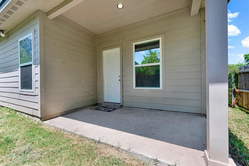 1421 Jones Street, Greenville TX 75401 - Photo 32